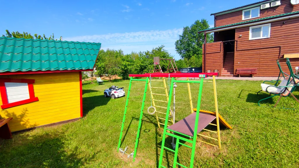 Каштановая студия улучшенная с кондиционером, кухней и ванной комнатой