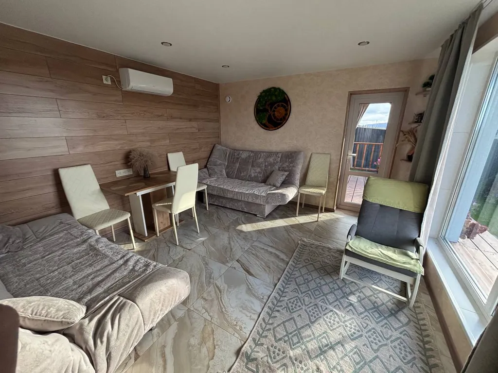 Домик с баней и бассеином