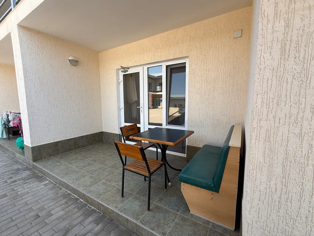 Квартира Трехместный номер — аренда посуточно в Штормовое