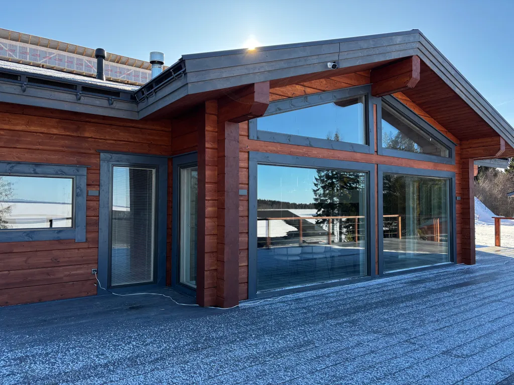 Paradise: Дом с тремя спальнями и сауной на озере