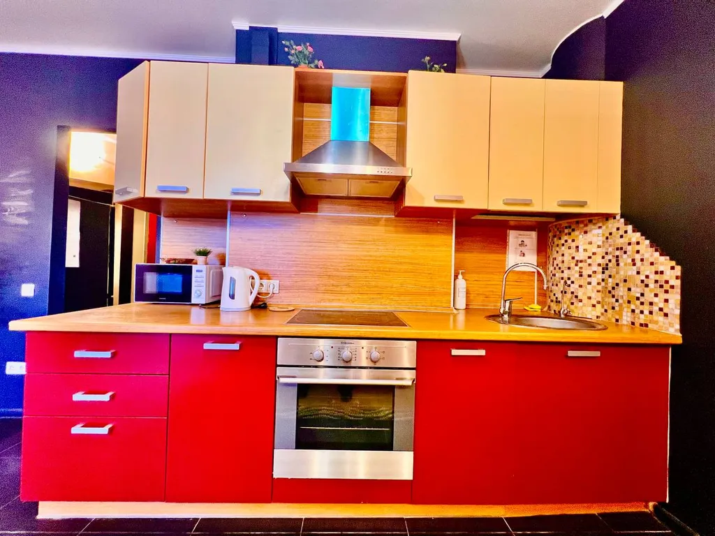 Квартира 1+ евро семейные апартаменты, центр, парковка, кафе, вояж, гудвин, развязка — Тюмень