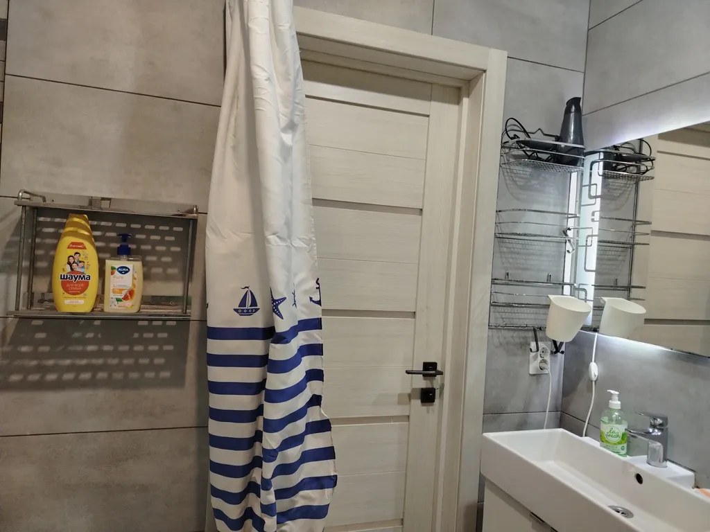 Евротрешка у ЖД вокзал и зоопарка