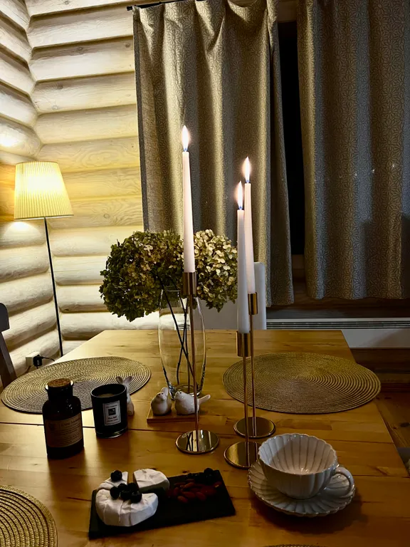 Коттедж Атмосферный дом из бревна с камином и сауной у водохранилища — Маслово