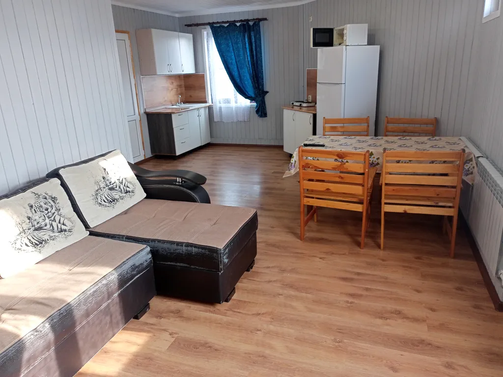 Дом с теплым бассейном и баней на дровах