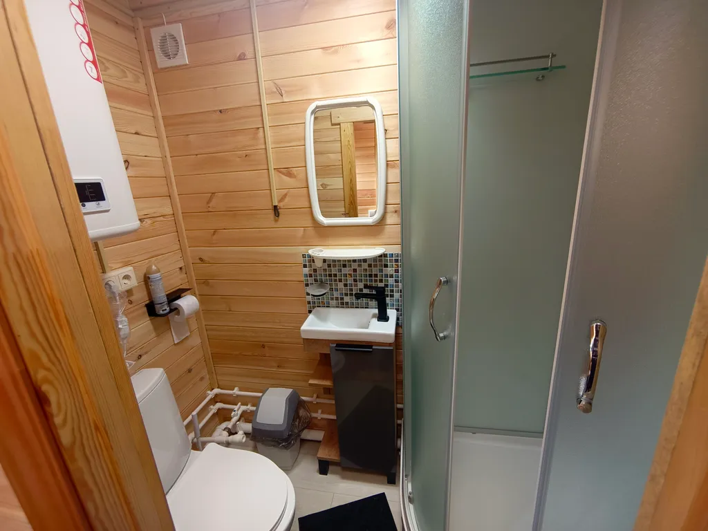 Современный 3-местный домик модульный