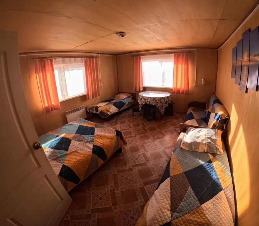 Комната с видом на Байкал