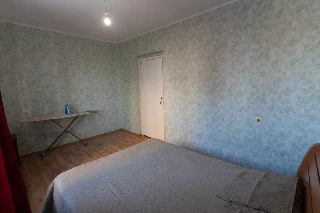 Двухкомнатная возле ТРЦ Планета