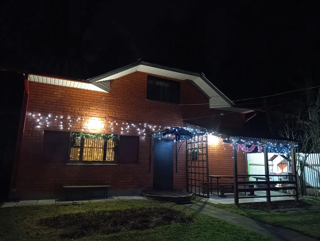 Коттедж Дом на лесной опушке с банeй на дpовax и бильярдом — аренда посуточно в Домодедово