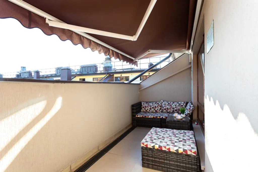 Стильная студия Кватро 152 с террасой и кофемашиной