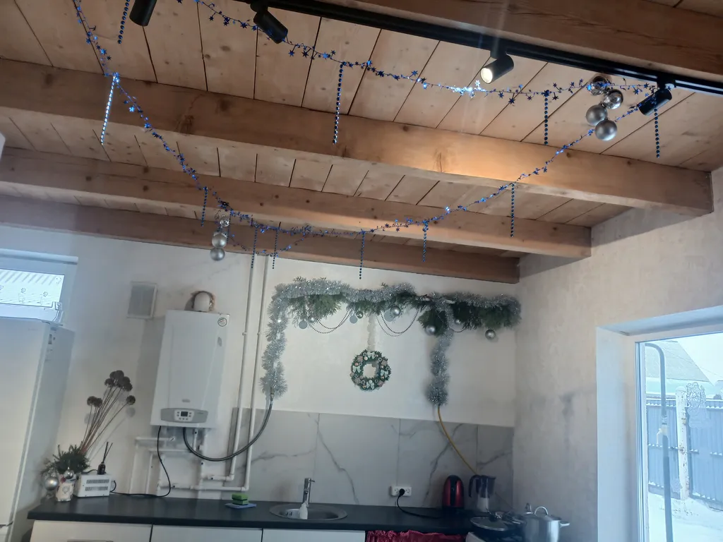 Уютный двухэтажный дом на берегу озера горнолыжный комплекс Кандрыкуль