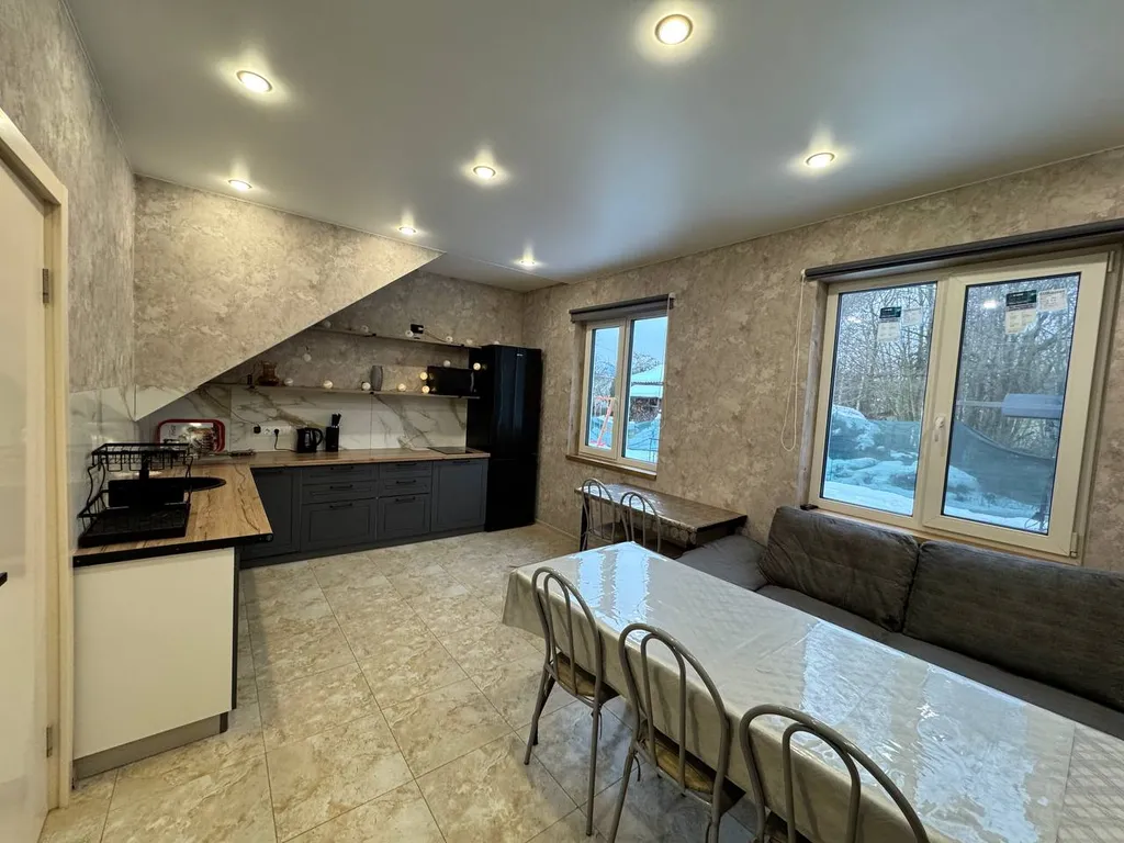 Дом с бассейном