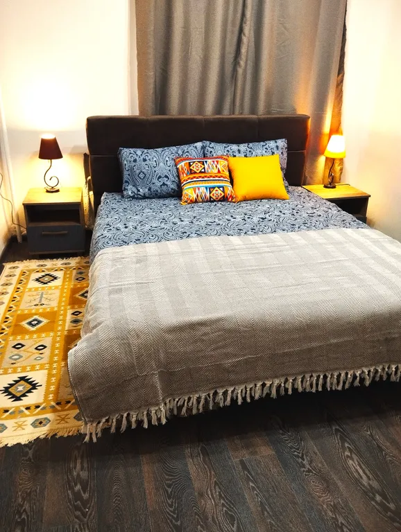 Квартира Двухместная комната в 10 мин. пешком от трех вокзалов в центре Москвы — Москва