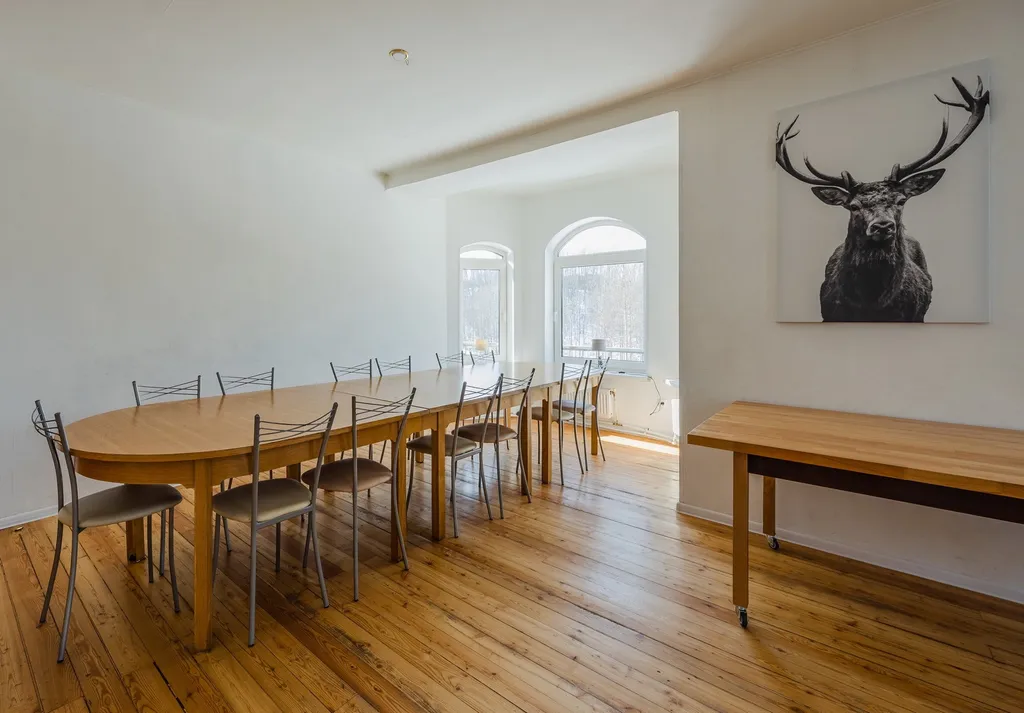 Дом с бассейном и сауной