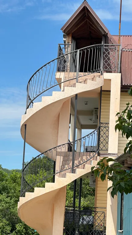 Трёхместный номер с видом на море.