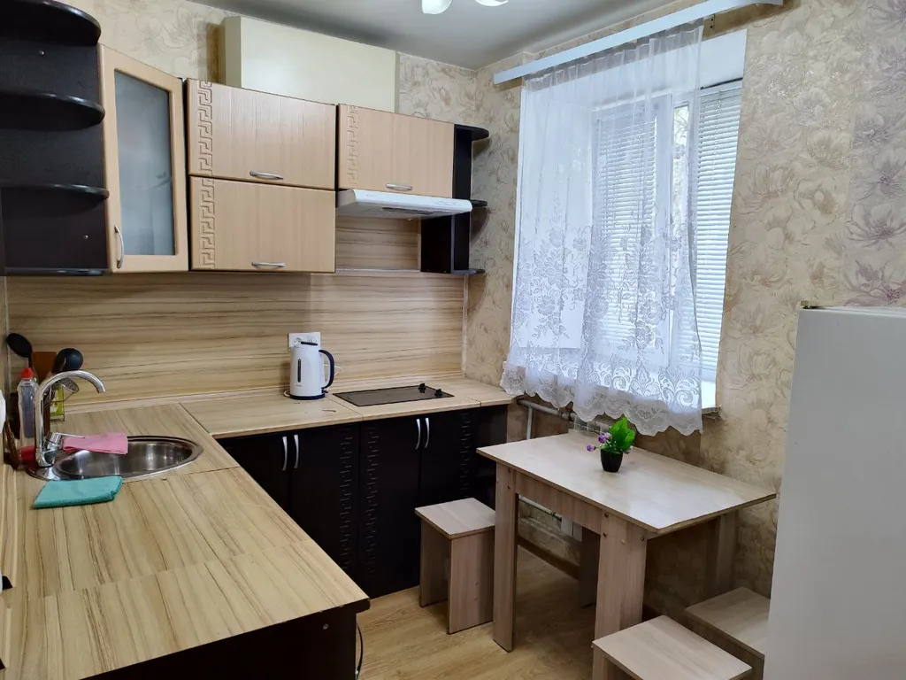 2х ком. на Депутатской 11. Остановка "Танк", до 6 чел.