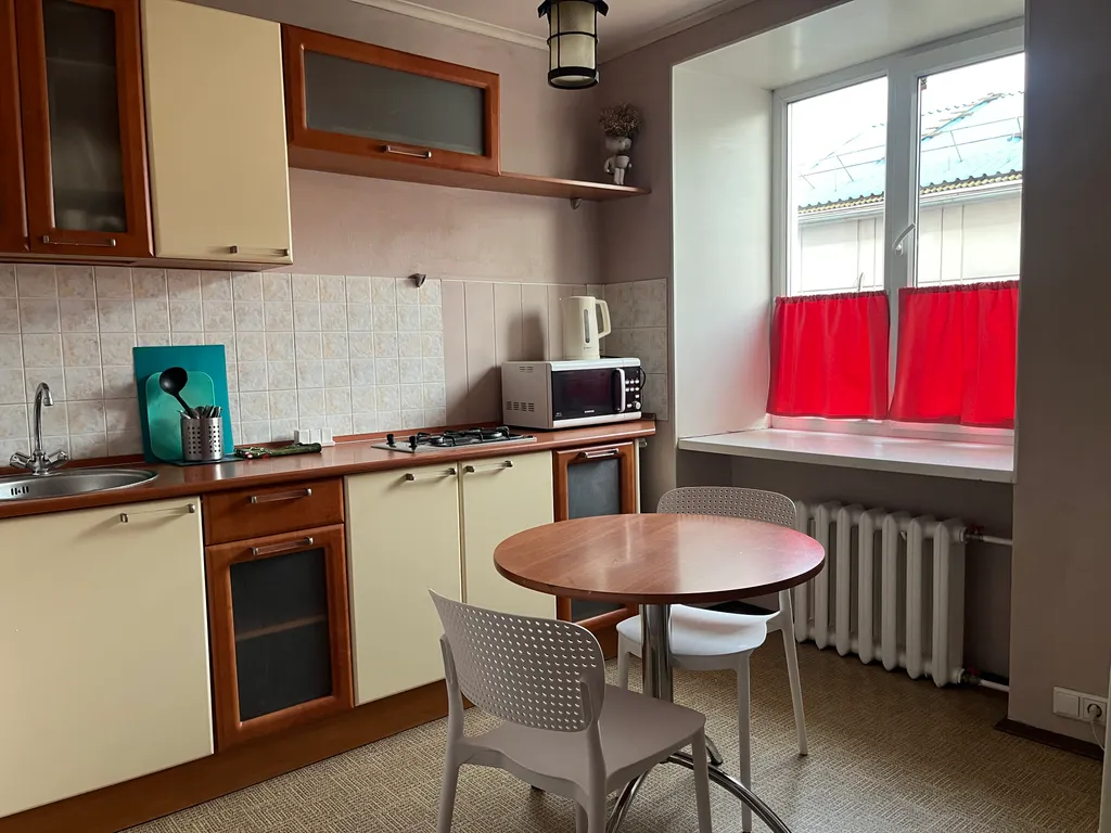 Квартира Просторная студия в сталинском доме — аренда посуточно в Барнаул