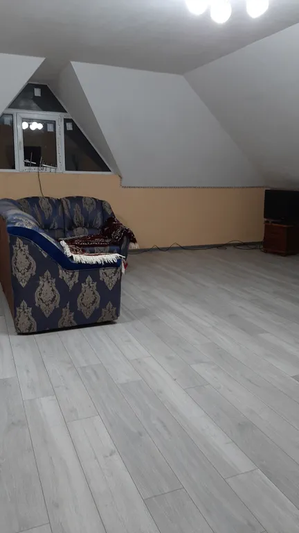 Дом по этажно, отдельным входом