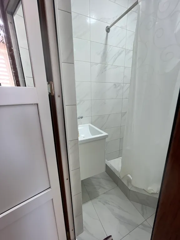 Евротрешка с видом на море, первая береговая, городской пляж