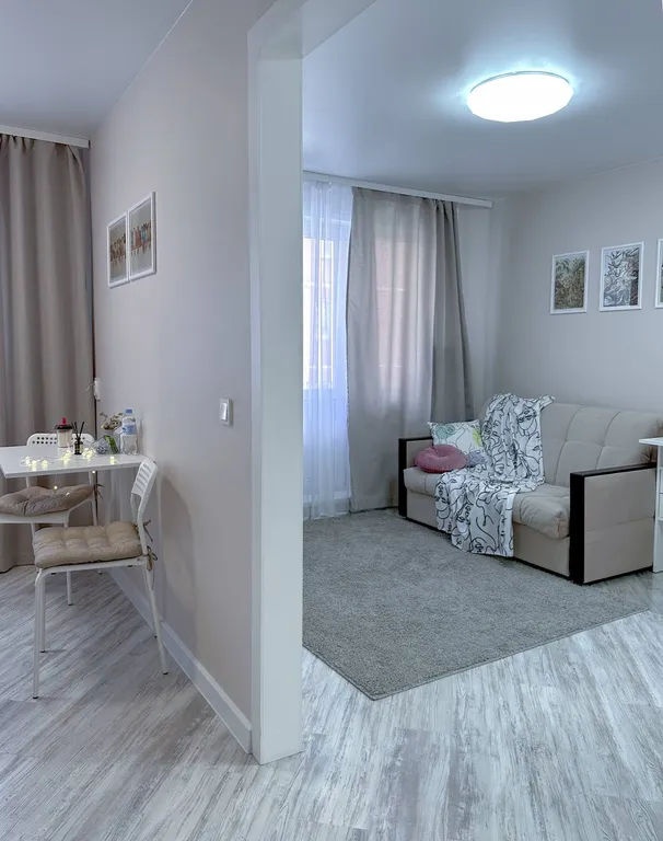 Квартира комфорт рядом с НГУ с видом на лес