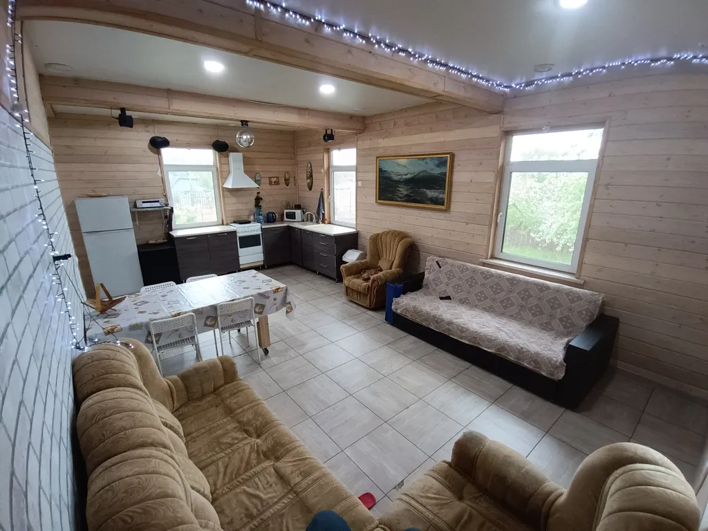 Дом с баней и беседкой