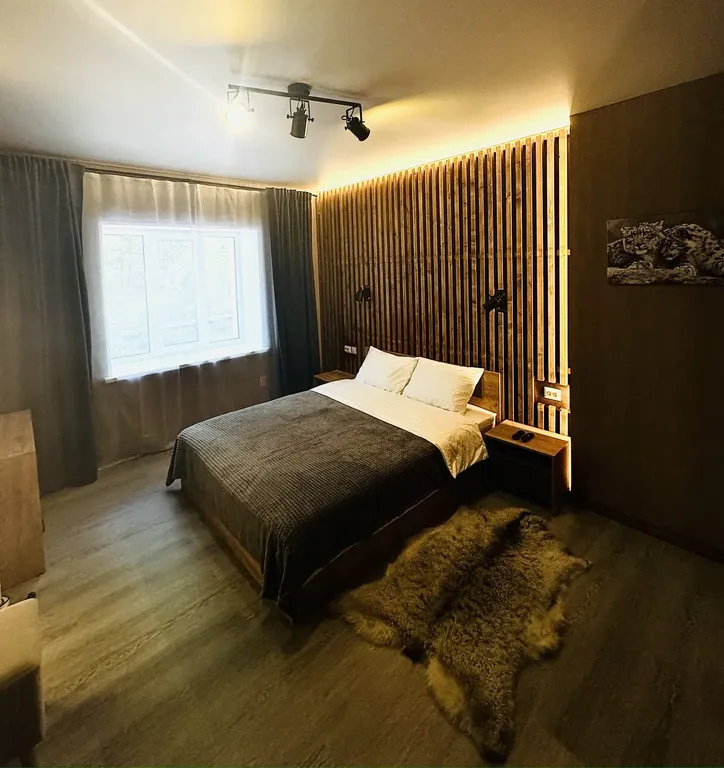 Премиальный Гостевой Дом в темных тонах с видом на горы