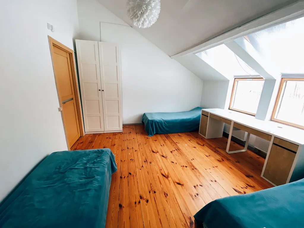 Тёплый коттедж у воды