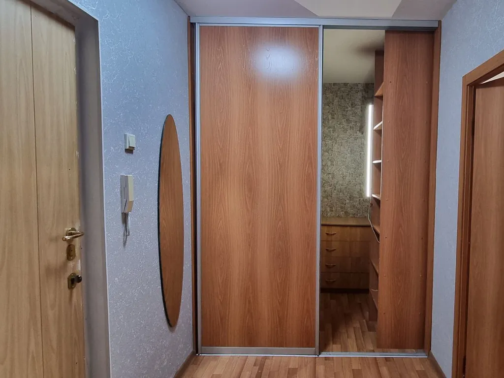 Квартира Уютная однокомнатная квартира в 5 минутах пешком до 20 больницы — Красноярск