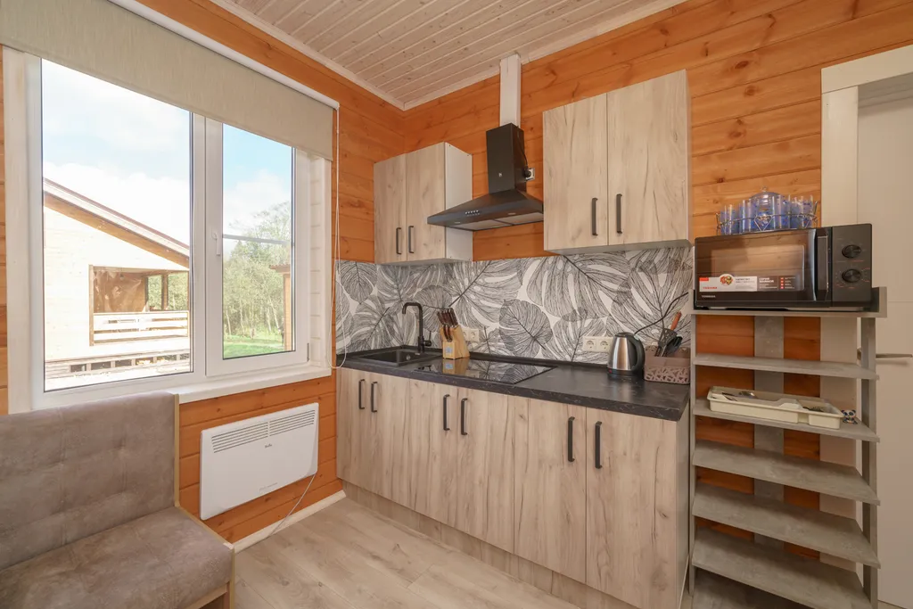 Новый коттедж для отдыха у реки с бассейном и баней