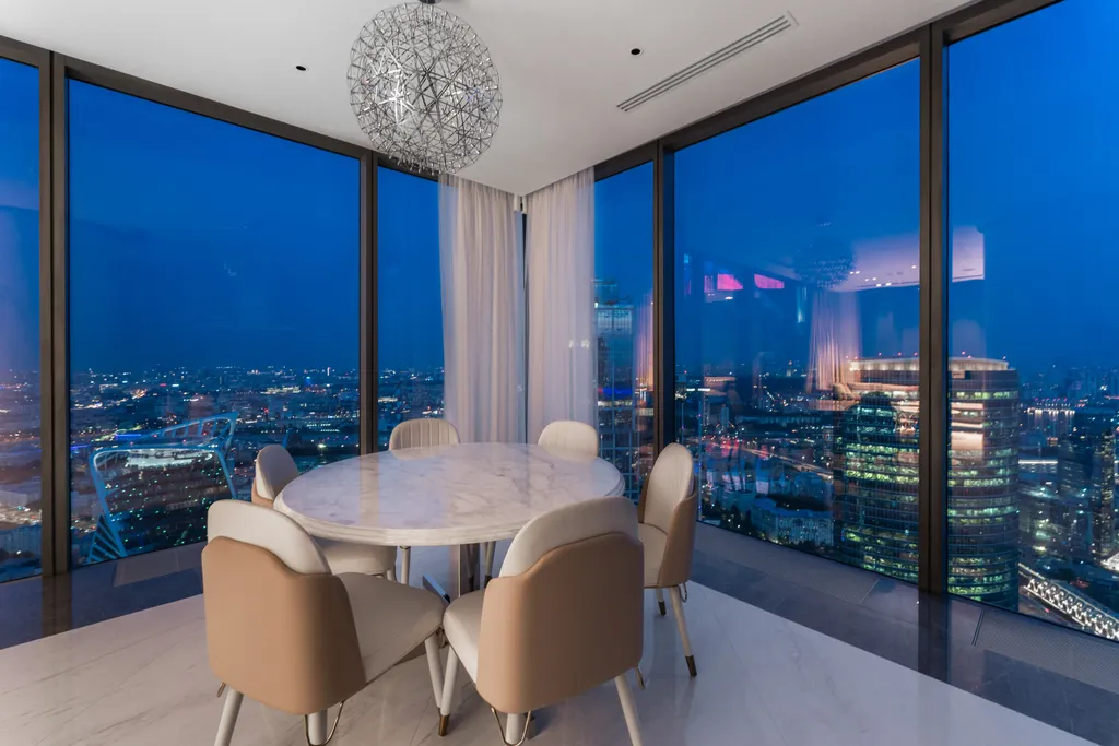 Угловой апартамент с видом на Кремль