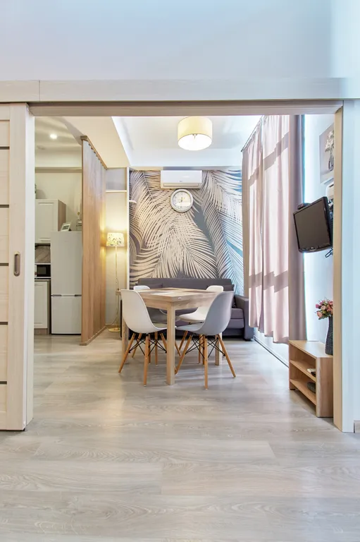 2-комнатная квартира в новом доме, рядом море и рынок