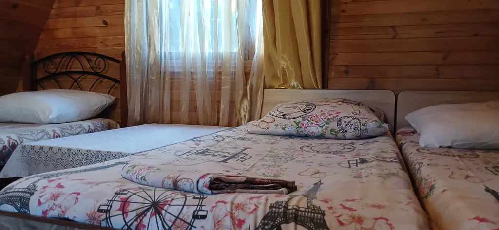 Коттедж Домик в центре с беседкой — Сочи