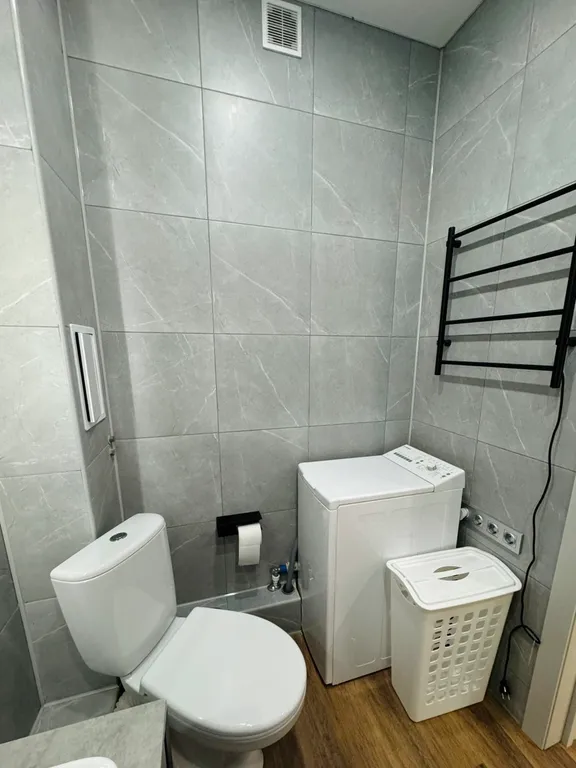 Добрый дом в центре Уфы с видом на реку Белую для четверых гостей