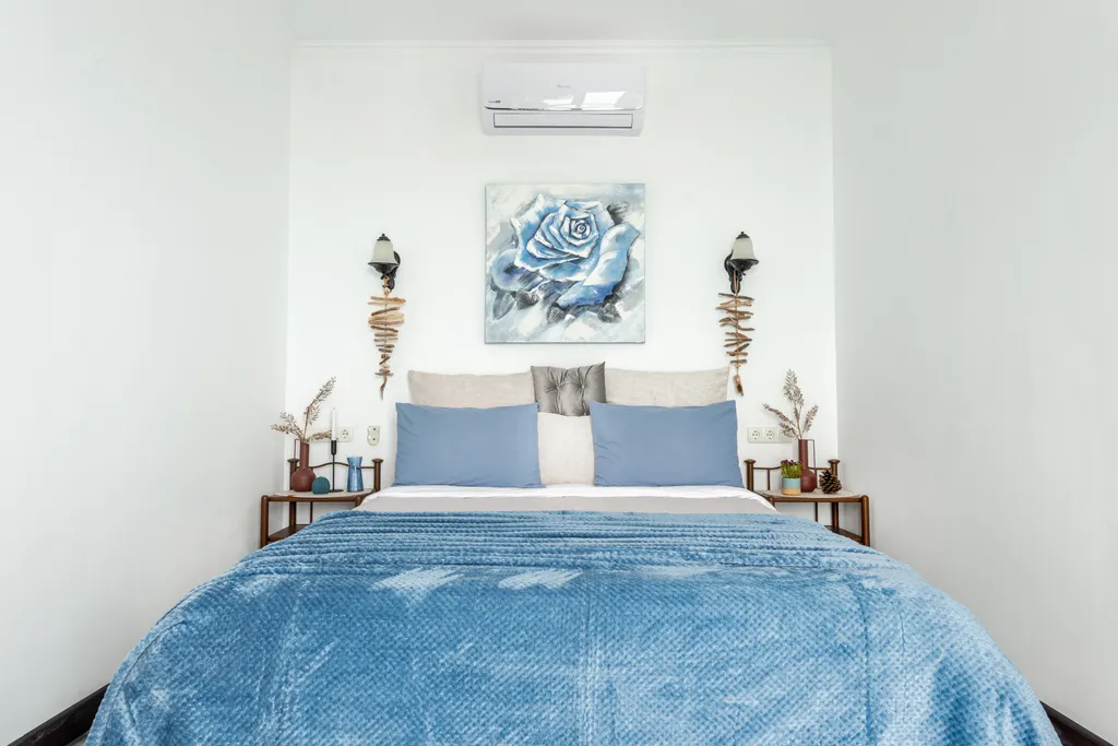 Ocean Breeze Retreat - Sea View Aesthetics