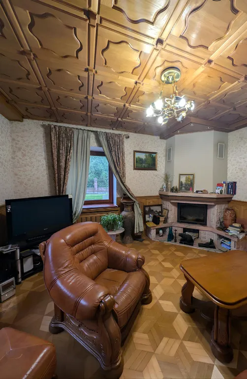 Коттедж с сауной, бассейном и бильярдом в 10 минутах от Минска