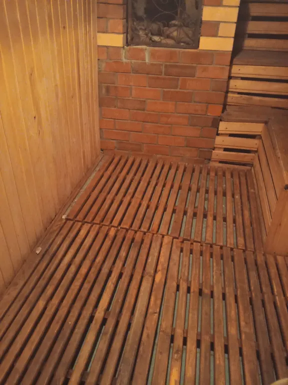 Уютный дом-сруб для компании