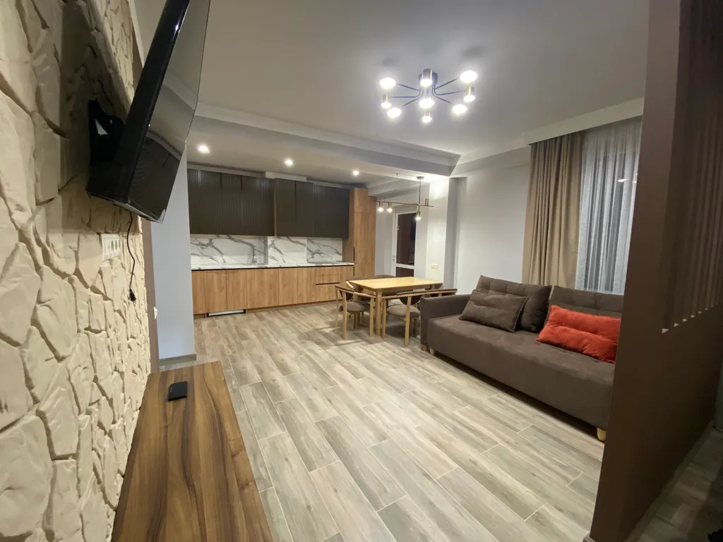 Апартаменты в центре Домбая в новостройке, 150 метров от канатной дороги