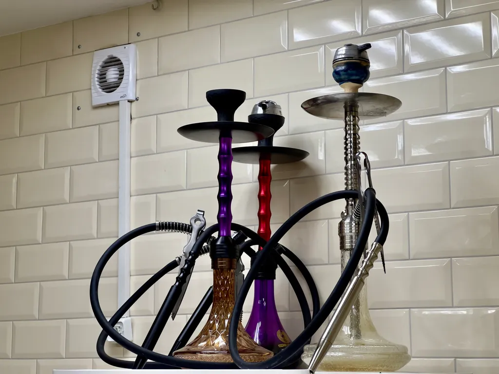 3-этажный уютный коттедж в тихом месте в пределах города