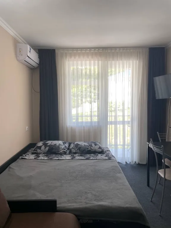 Тихий апартамент с кухонной зоной и стиральной машинкой