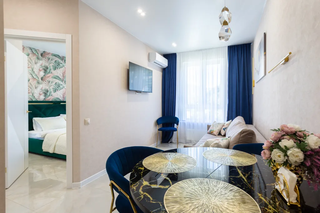 Дизайнерская 2-комнатная квартира в ЖК Летний с балконом