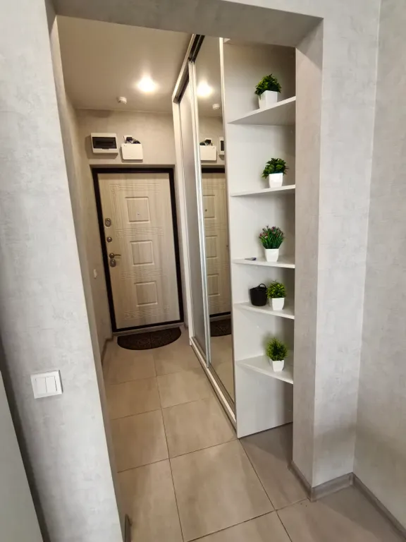 Студия с видом на город