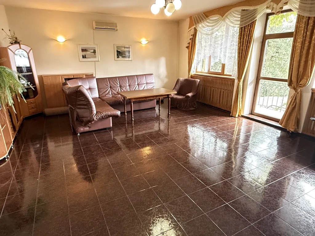 Дом с теплым бассейном у моря в Ялте