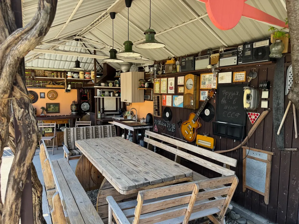 Домик с двуспальной кроватью и террасой