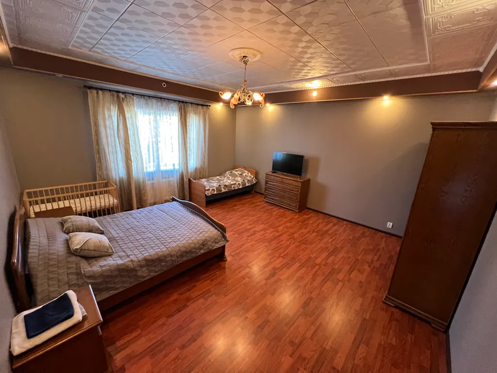 Уютный большой коттедж в живописном, тихом месте рядом с городом