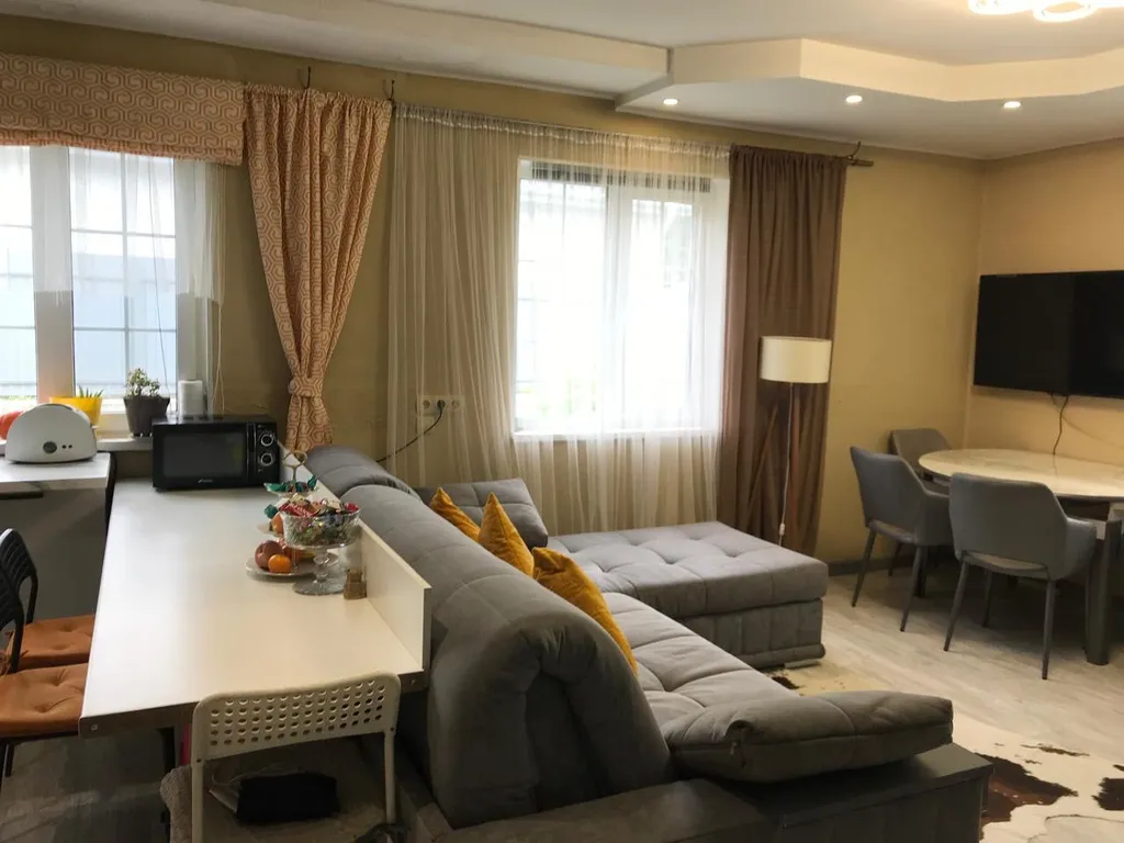 Уютный 2-этажный дом в лесном массиве с бассейном