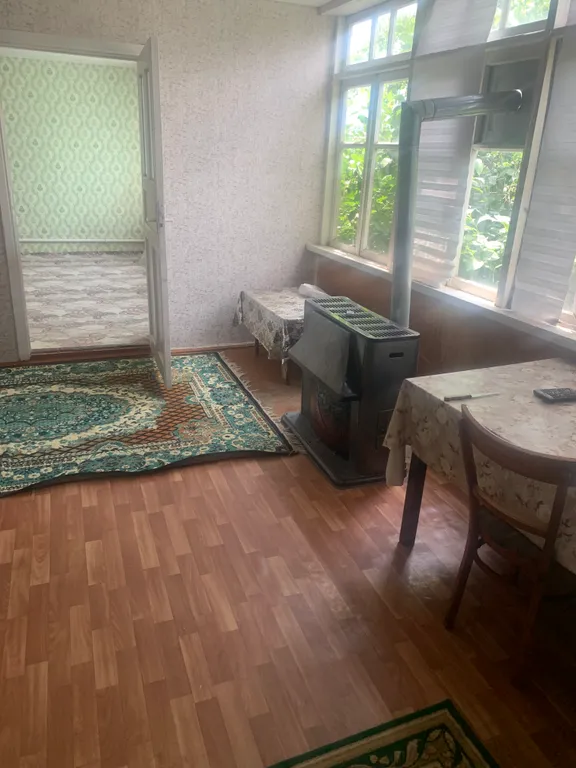 Деревенский дом, в восьми километрах от Каспийского моря