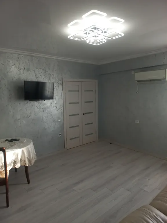 Уютная трёхкомнатная квартира город Гагра со всеми удобствами.