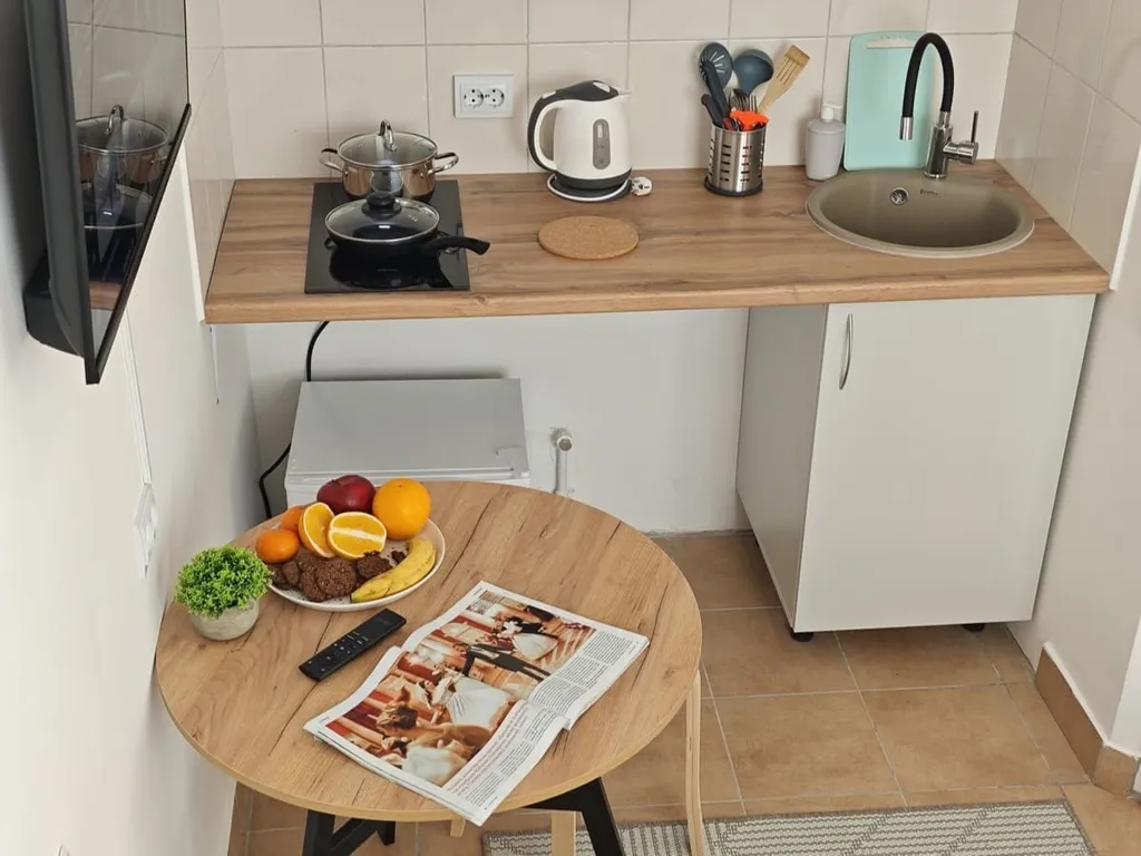 Стильная новая студия с кроватью-трансформером на двоих гостей