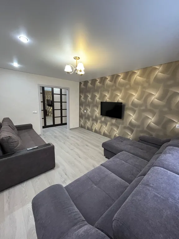 Прocтоpная квартира с ремонтом в центре города