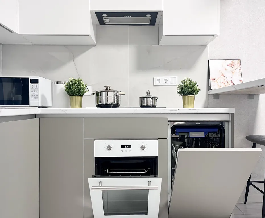 Прекрасная студия с лоджией