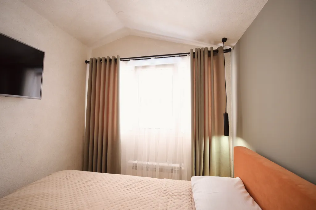 Двухэтажный дом с кухней